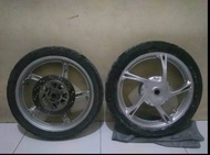 velg original Mio sporty satu set depan belakang bonus ban nya