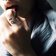 OhMyTat 手指位置男女性別標誌刺青圖案紋身貼紙 (6枚)