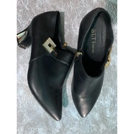 Clearance shoes size 235