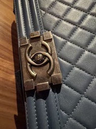 Chanel Boy 28