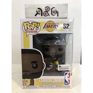 (R&G2) [BIB] Funko POP! LA Lakers - LeBron James Foot Locker Exclusive (52) With Boss Protector