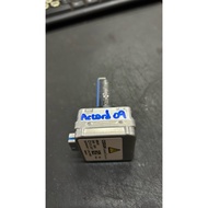 used original Osram D8S Xenon HID Headlight Light Bulb (1 Pc) 66548