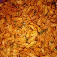 1 kg keripik kulit lumpia goreng pedas Rasa dau jeruk / kulpi keripik kulit lumpia termurah / lumpia