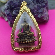 หลวงพ่อทันใจ วัดพระธาตุดอยคำ ปี2558 เลี่ยมกรอบทองไมครอนกันน้ำอย่างดี รุ่นนี้ใครมีบูชาทำอะไรก็จะสำเร็