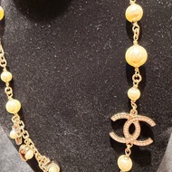 Chanel 的淡金水鑽珍珠吊飾長項鍊雙C數字5星星愛心
