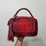 PITON LEATHER BRANDED MJ SLING BAG