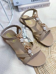 รองเท้ารัดส้น ผู้หญิง ส้นแบน Size 41 - 45  Bigsize รองเท้าแฟชั่น แบบรัดส้น ไซส์ใหญ่