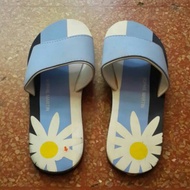 Obral Cuci Gudang Sandal Wanita Merek Sophie Martin