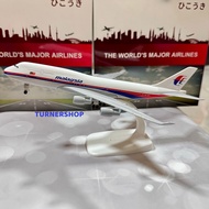 NEW Malaysia Airlines B747-400 Aircraft Model 16cm Die-cast Metal Airplane Model Plane Kids Gift Toy