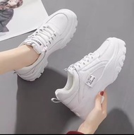 Sepatu Sneakers Wanita Korea Sport Shoes White Black Kets Hitam Putih Polos Sepatu Sekolah COD Sepat