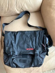 全新 Incase 電腦袋 側孭袋 斜咩袋 多間隔 肩帶可調長短 順豐到付不包郵