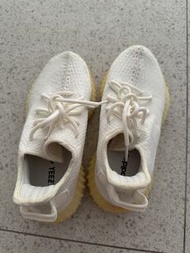 Adidas Yeezy Boost 350 V2 Cream White 100%正貨。二手。