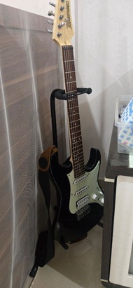 ibanez azes40 黑色電結他 結他帶連袋