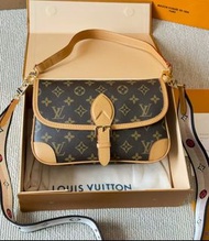 ✨LV louis vuitton diane pm經典老花塗層帆布法棍包 單肩包 小號 女款 棕色