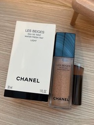 Chanel LES BEIGES自然亮肌微精華粉底液