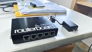 (2手9成新，購買約2年閒置少使用)MikroTik RB450Gx4 RouterBoard路由器(1G記憶體/512GB存儲)