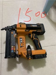 Freeman 釘槍, Ryobi 氣釘槍, Makita 圓鋸機, Devon 鑽機