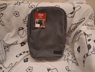 Coleman 灰色背包