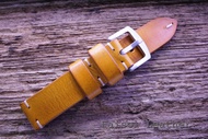 สายนาฬิกาหนังแท้ Vintage Faisol Leather 22 mm.(สีเหลืองมัสตาร์ด)