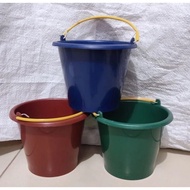 1/ 2 gallon water bucket