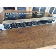 Equalizer behringer fbq1502