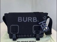 Burberry 22年11月秋冬Horseferry 小號郵差包，size-28/20/7