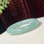 冰透星光白水晶手鐲55+MM 共生綠雲母圓條手環 唯美異象 水潤天成