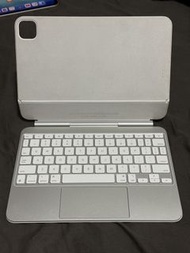 [Apple 原廠] Magic Keyboard 妙控鍵盤⁠ 適用於 iPad Pro 11吋 (M4/M5) - 白色/銀色