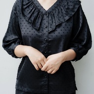 FAME - Annette Blouse Satin Textured Gold/Hitam - 9211872/73