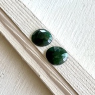 Emerald earring