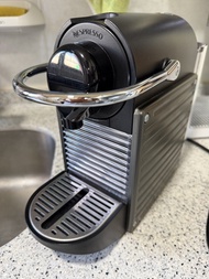 Nespresso Pixie 黑色咖啡機連配件