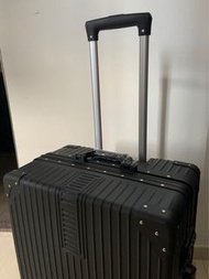 26”Large Suitcase.26”luggage.26”travel luggage 全新現貨行李箱 ，26吋鋁合金行李箱，密碼鎖行李箱，海關鎖行李箱，靜音輪行李箱，鋁框行李箱