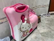Hello Kitty行李箱