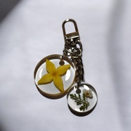 GANTUNGAN ‎Double Charm Flower Chain Soka Resin Presses Flower / Original Soka FlowerBagcharm Ixora/