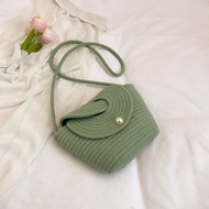 Trendy Hand-Woven Niche Western Style Straw Bucket Bag Fashion Vacation Beach Woven Shoulder Bag Tre