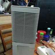 Dehumidifier Whirlpool抽濕機AKG096  9L/day二手已內外清洗七成新