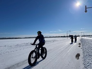 Private snow cycling tour with FAT BIKE (Hokkaido)