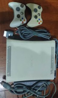XBOX 360 主機連兩手製及三盒共4個game,狀況良好,西鐵線或天水圍交收