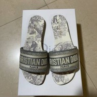 Dior 刺繡拖鞋