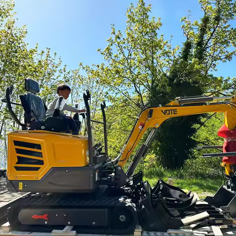 Free Shipping Mini 1.8T Small Excavator Wholesale Hydraulic Crawler Mini Digger bagger EPA Compact M