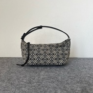 羅意威/Loewe Cubi Anagram 小號 飯盒包，黑色手提包單肩包腋下包