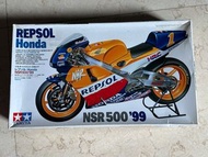 1/12 田宮 雙星 Tamiya Repsol Honda NSR500 ‘99 模型車