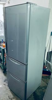 三門雪櫃  大容量 Hitachi 日立  174CM高 R-S32E 100%正常 九成新以上++二手雪櫃//電器***冰箱 ‘’‘’refrigerator