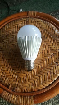 [多元化清倉品]大同白光燈泡球TLB-10W300AW-FW(購買前先看說明)LED燈  鋁座外殼 玻璃球  散熱好
