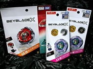 全新🔥旺角店 現貨🔥TAKARA TOMY BEYBLADE X 爆旋陀螺 UX-19 & CX-18 ( 可掃 CODE )

行版 CX18 腕龍鞭擊 (隨機款式) 💰250
日版 UX19 獵彈