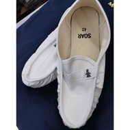 Kasut Sarung Slip on Penguin Legend Original White
