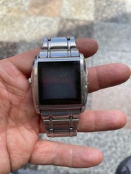 Fossil錶目前沒電有可能需要維修放置時間太久沒帶當零件手錶販售