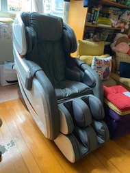 OTO Esselence ES-07 Massage Chair