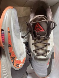 Nike 字母哥 ZOOM FREAK 4