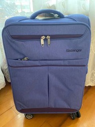 超級優惠《只限一個》  名廠 英國品牌 Slazenger 布料 紫色 purple 20.5x14.5x9 寸 inch 行李箱行李喼旅行箱旅行 360 wheels    luggage bagg